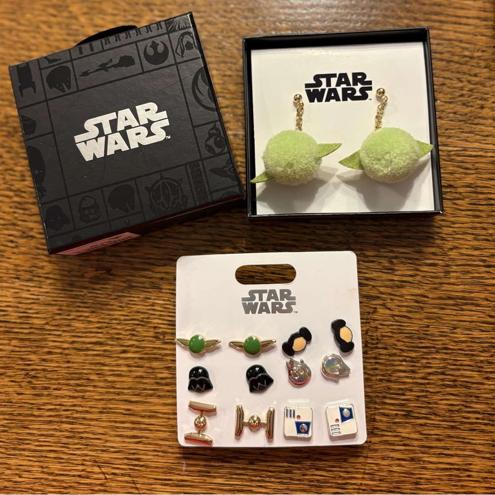 Star Wars Green Yoda Drop Earrings with Multi-Stud Character Set